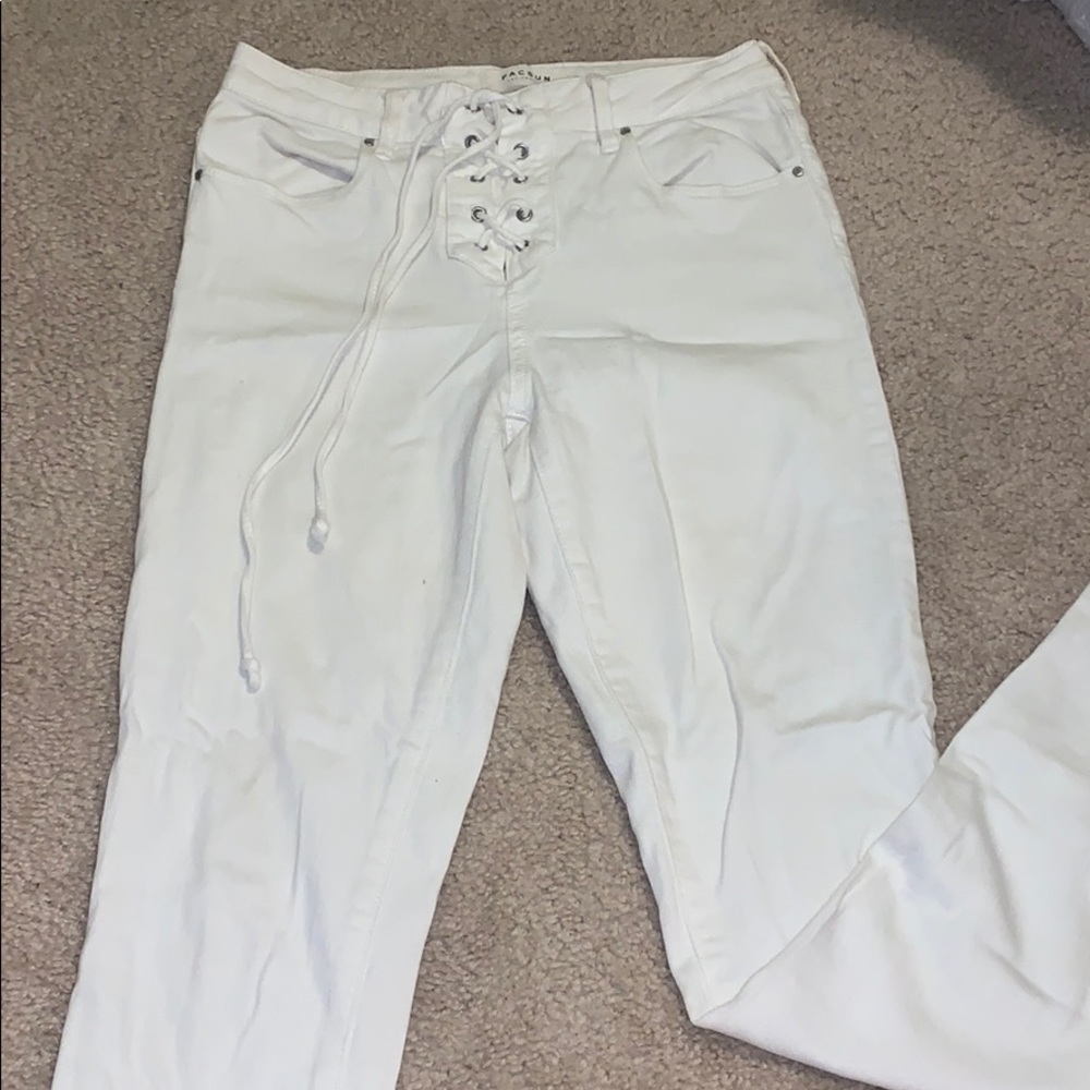 White skinny jeans